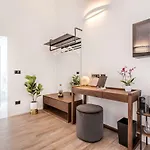 By The First - Luxury & Casa de hóspedes 3*