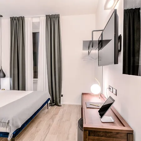 By The First - Luxury & בית הארחה