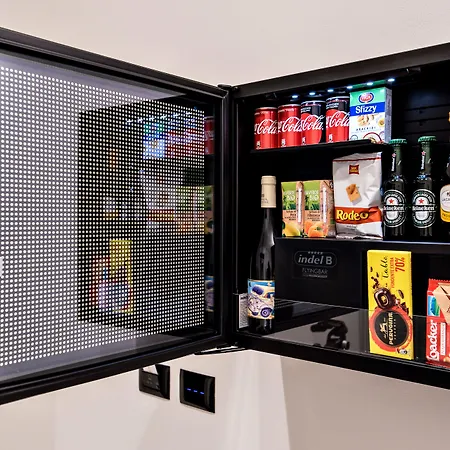 By The First - Luxury & 3* לה ספציה