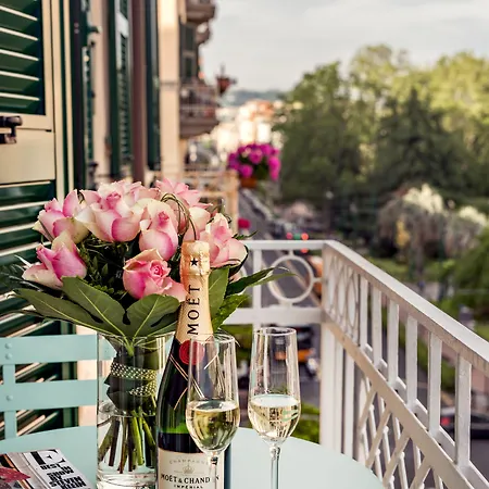 בית הארחה By The First - Luxury &