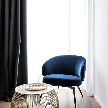 בית הארחה By The First - Luxury & 3*