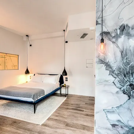 By The First - Luxury & בית הארחה לה ספציה