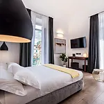 Guest house By The First - Luxury & La Spezia