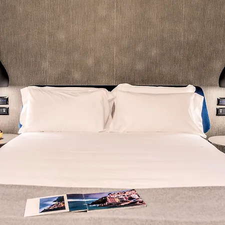 By The First - Luxury & Guest house La Spezia