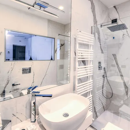 Guest house By The First - Luxury & La Spezia