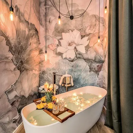 Гостьовий будинок By The First - Luxury &