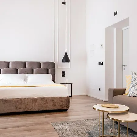 By The First - Luxury & Гостьовий будинок 2*