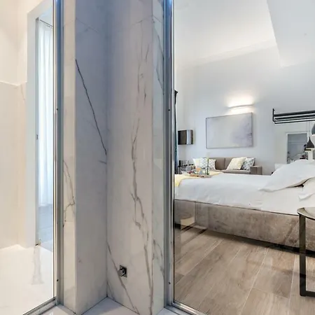 By The First - Luxury & Guest house La Spezia