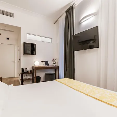 By The First - Luxury & Guest house La Spezia