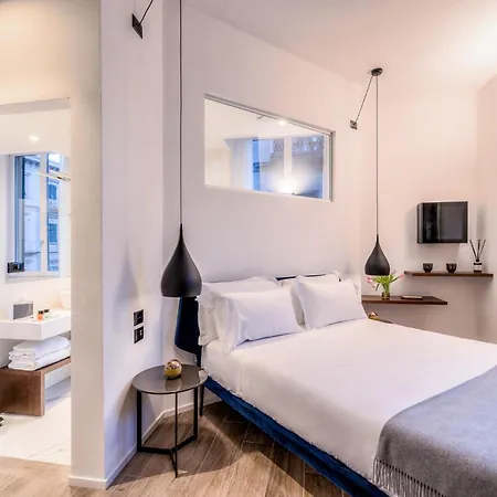 By The First - Luxury & Guest house La Spezia