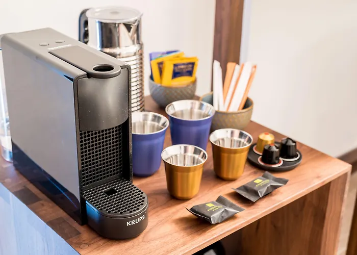 By The First - Luxury & Πανσιόν 3*