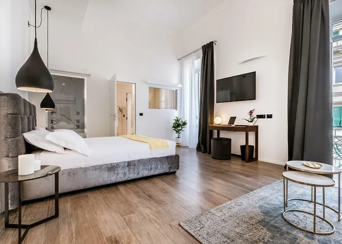 By The First - Luxury & 3* Λα Σπέτσια